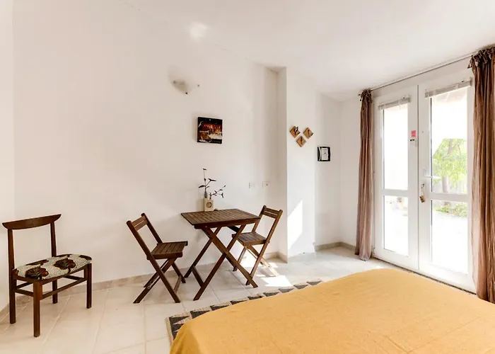 Oda ve Kahvaltı Domu Prexada